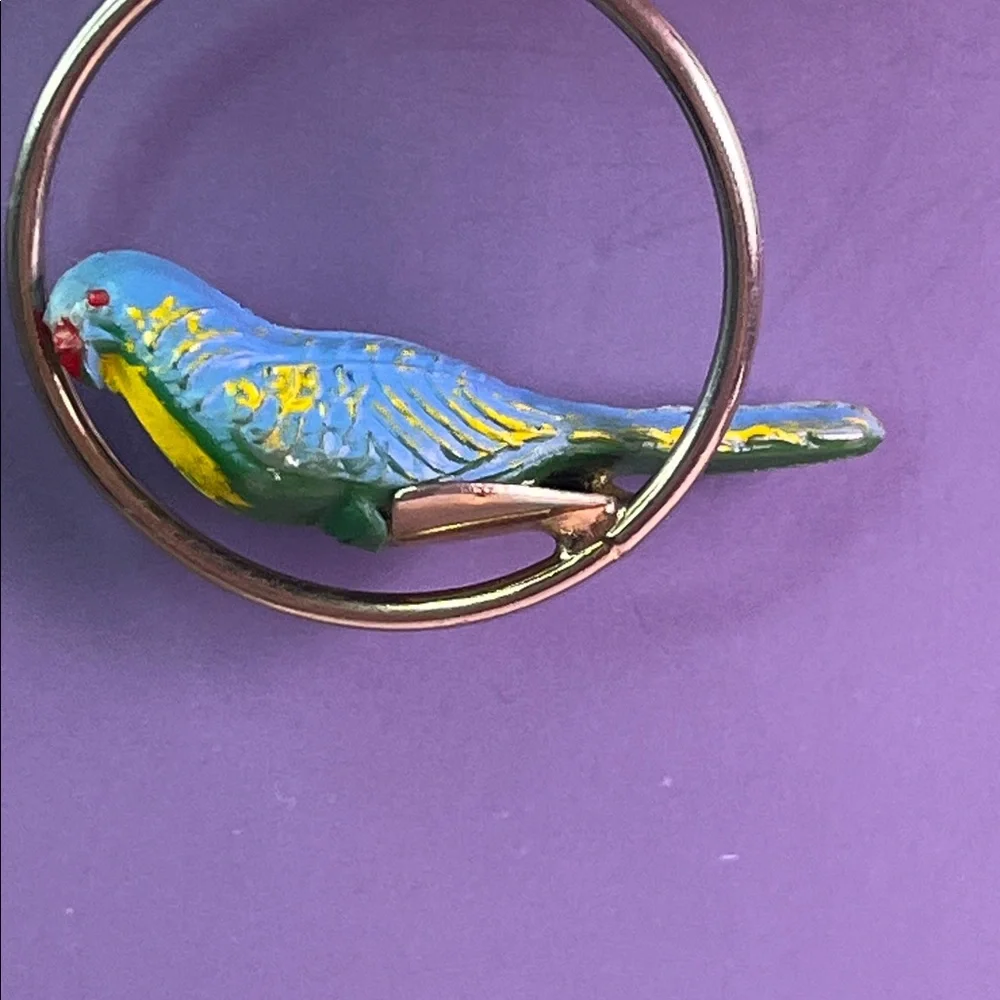 Vintage Handmade Green& Blue Bird Goldtone Dangle Screwback earrings